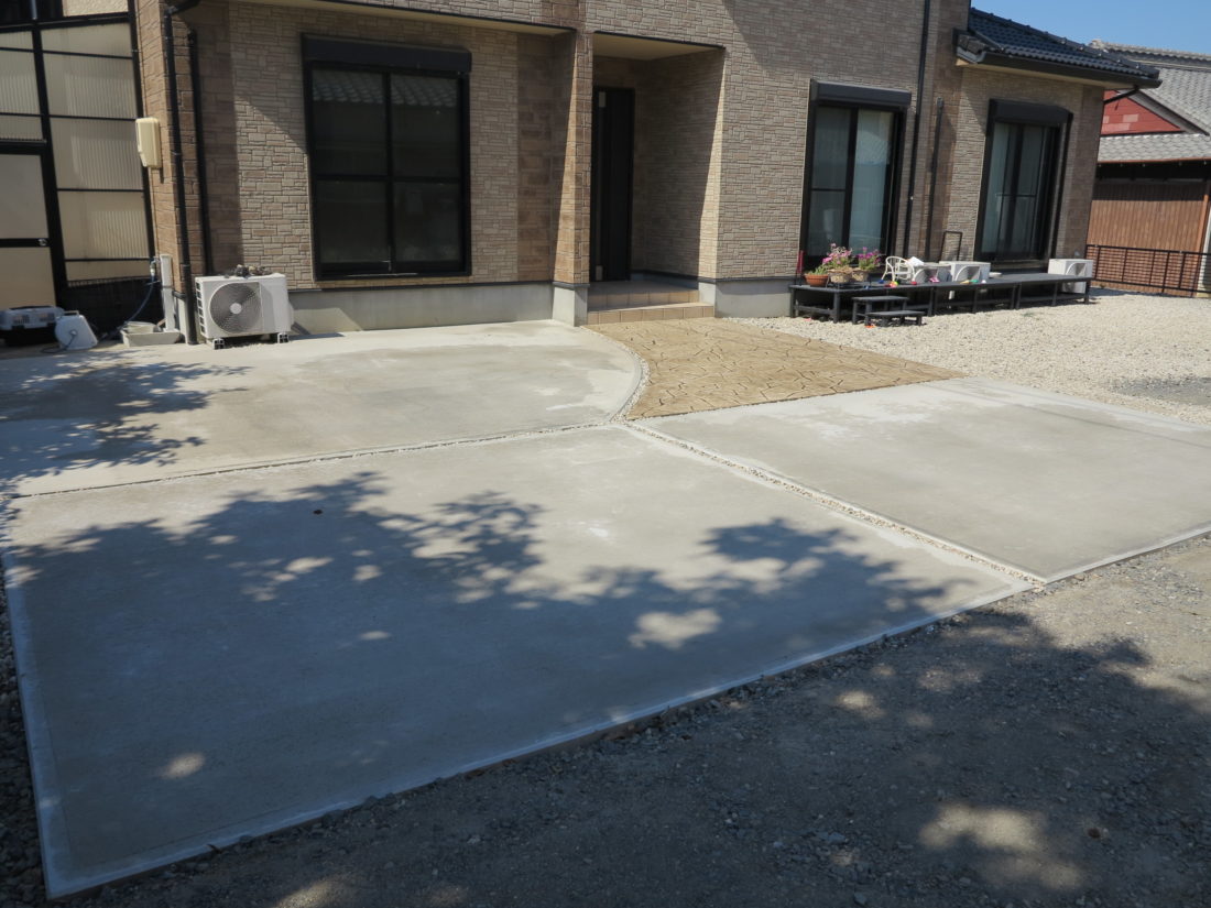 庭をコンクリートで固めるのなら スタンプコンクリートで低費用でおしゃれなデザインが可能 株式会社メイク プラスター 三重県鈴鹿のスタンプ コンクリート職人