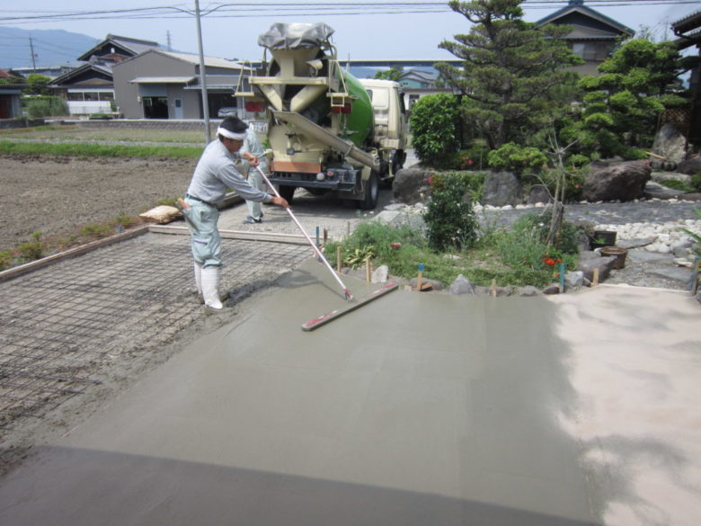 土間コンクリート均し