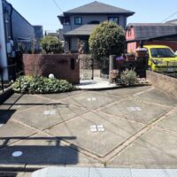 駐車場の目地を埋める工事