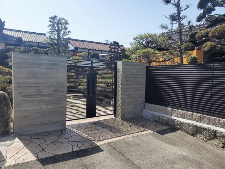 日本庭園に偽物の石張り床、板張り塀、和風庭園さえも超える外構デザイン
