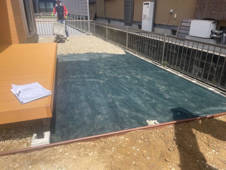 防草シートと砂利について