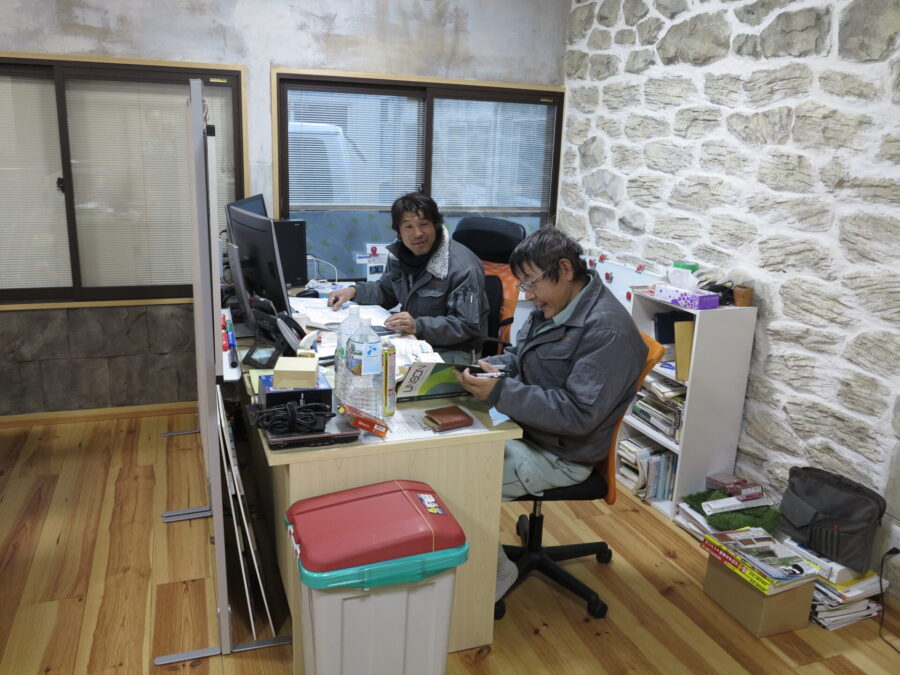 幹部候補・現場管理者の作業風景