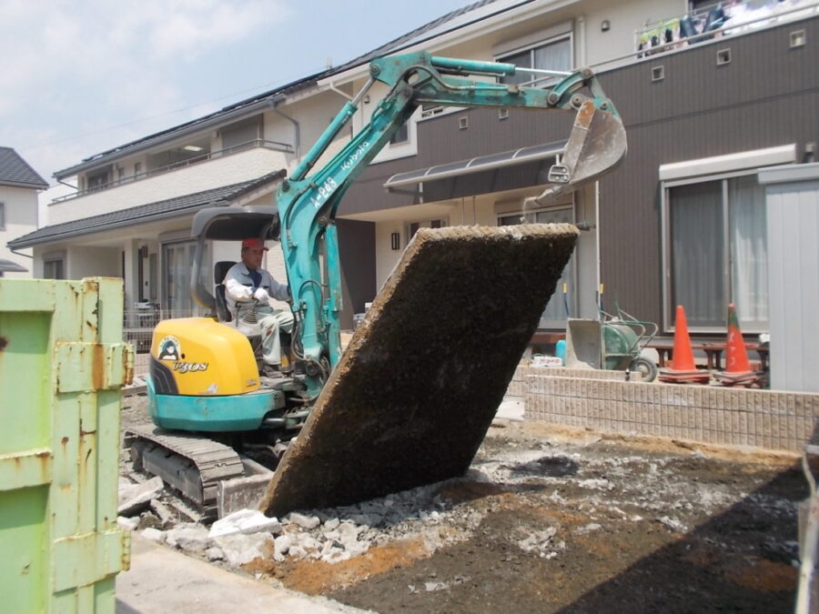 一人親方とグループ単位の施工風景