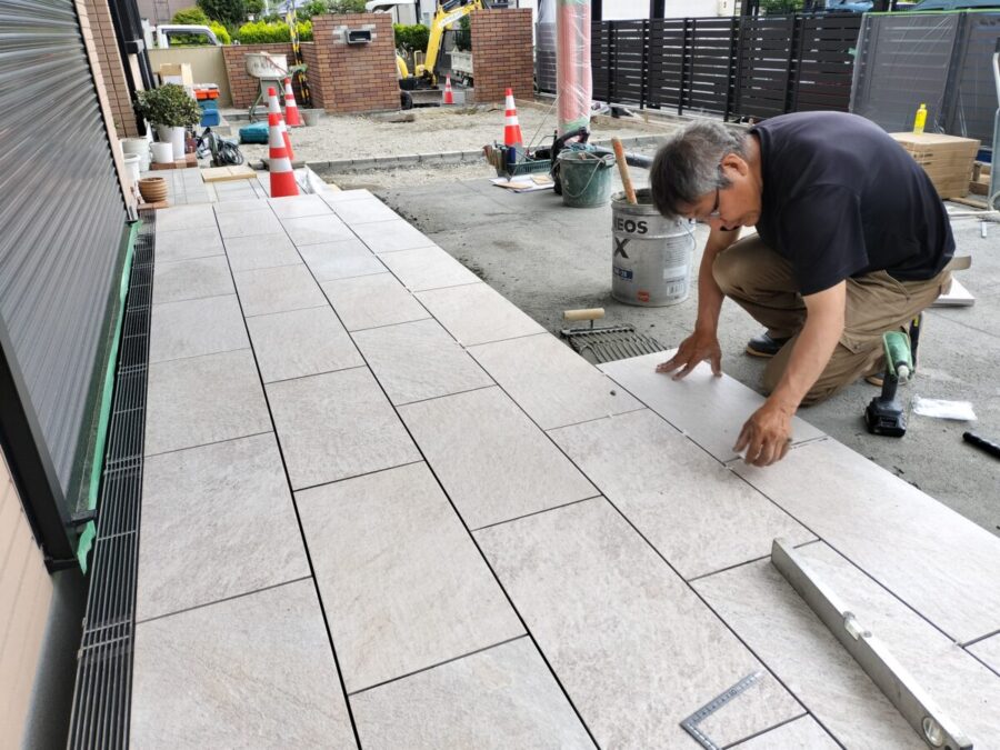 タイル張り外構の完成例