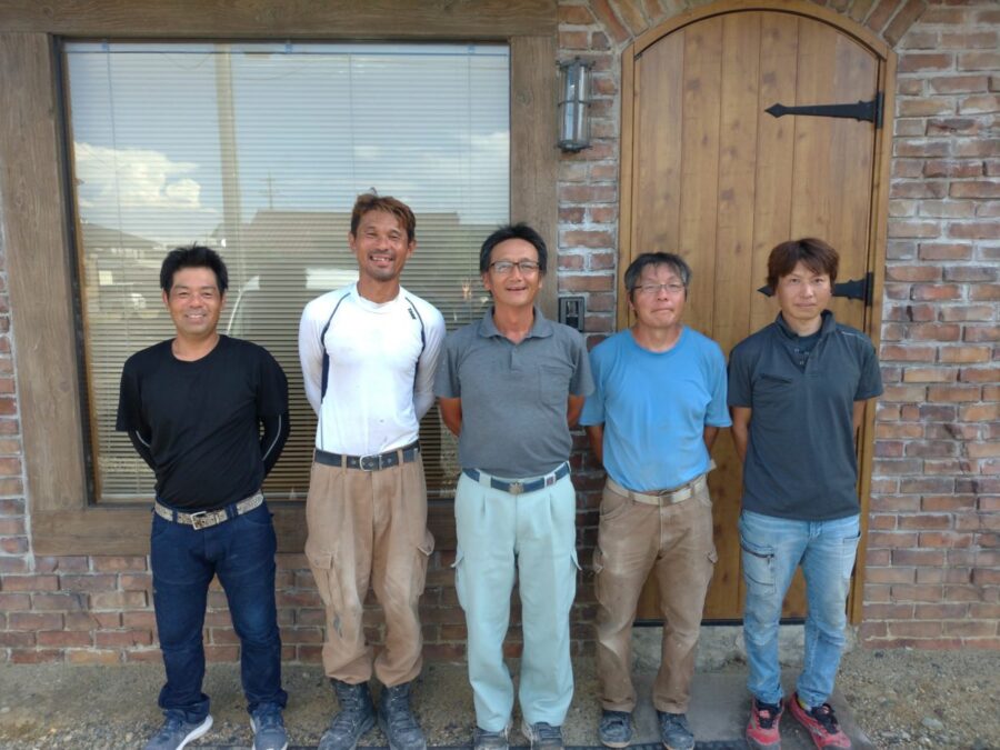 メイクプラスターのスタッフ集合写真