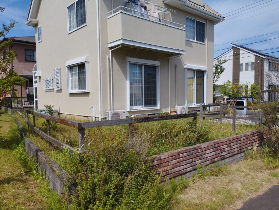 リフォーム前の使いづらかった駐車スペース