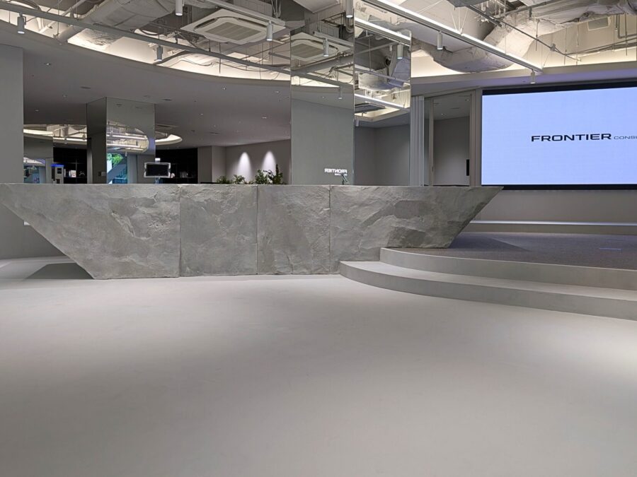 名古屋市｜支店移転オフィスに導入されたモルタル造形・擬岩ロックワーク施工事例