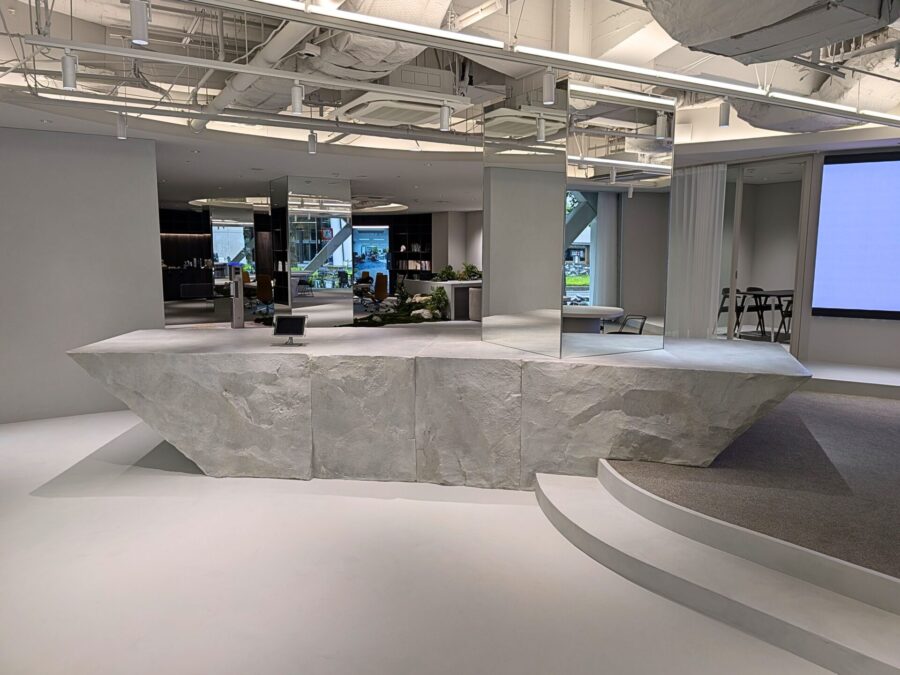 迫力ある仕上がりの擬岩造形