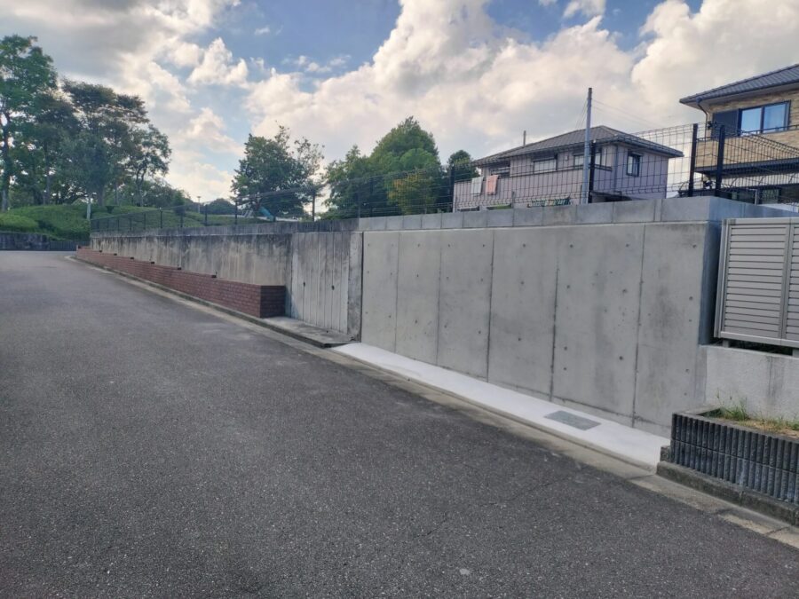 擁壁コンクリート仕上げ後の現場写真