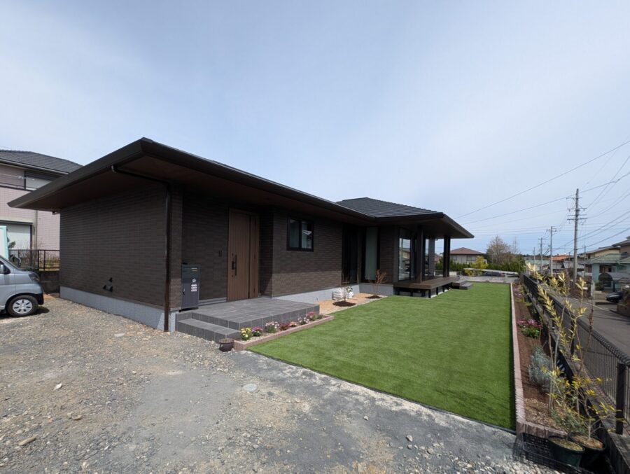 タカショー人工木デッキ施工事例の外観写真