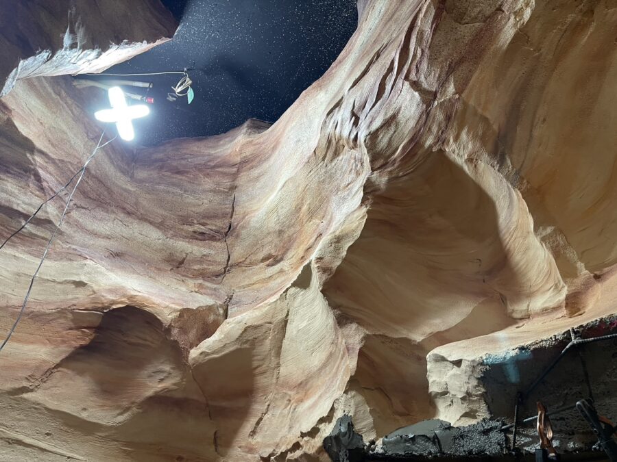 展示場で体感できる擬岩ロックワーク｜質感とスケール感