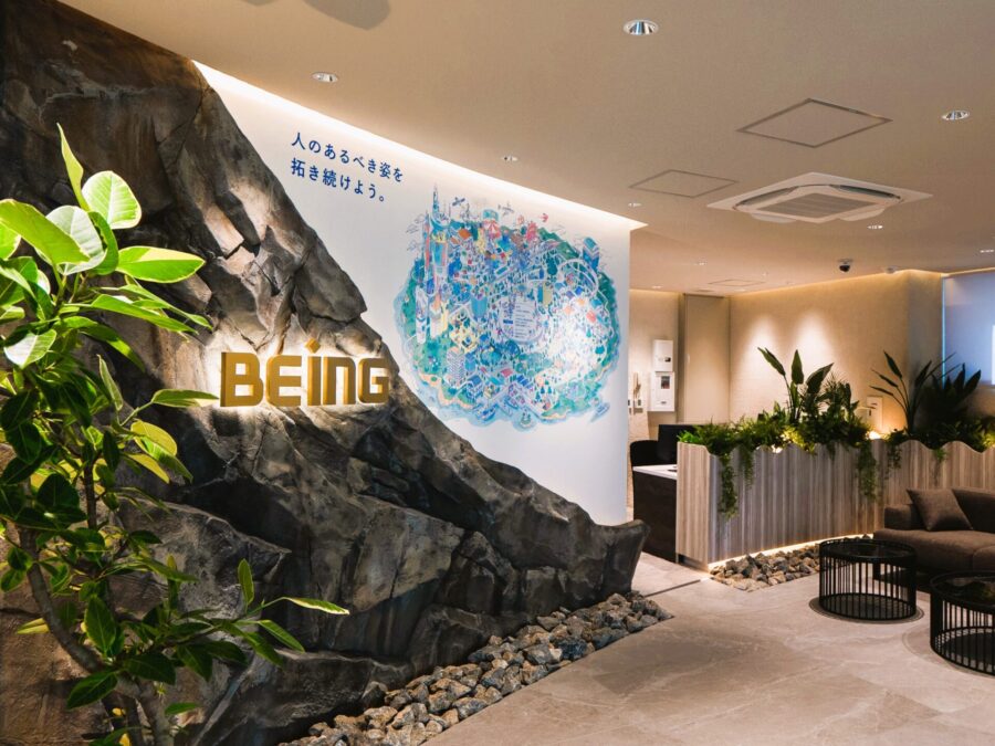 モルタル造形事例を更新しました｜三重県津市 ビーイング本社ビル・擬岩ロックワーク