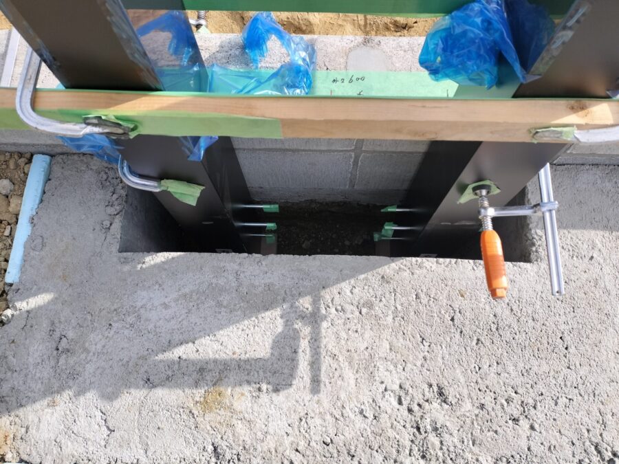 カーポート基礎施工後の全景