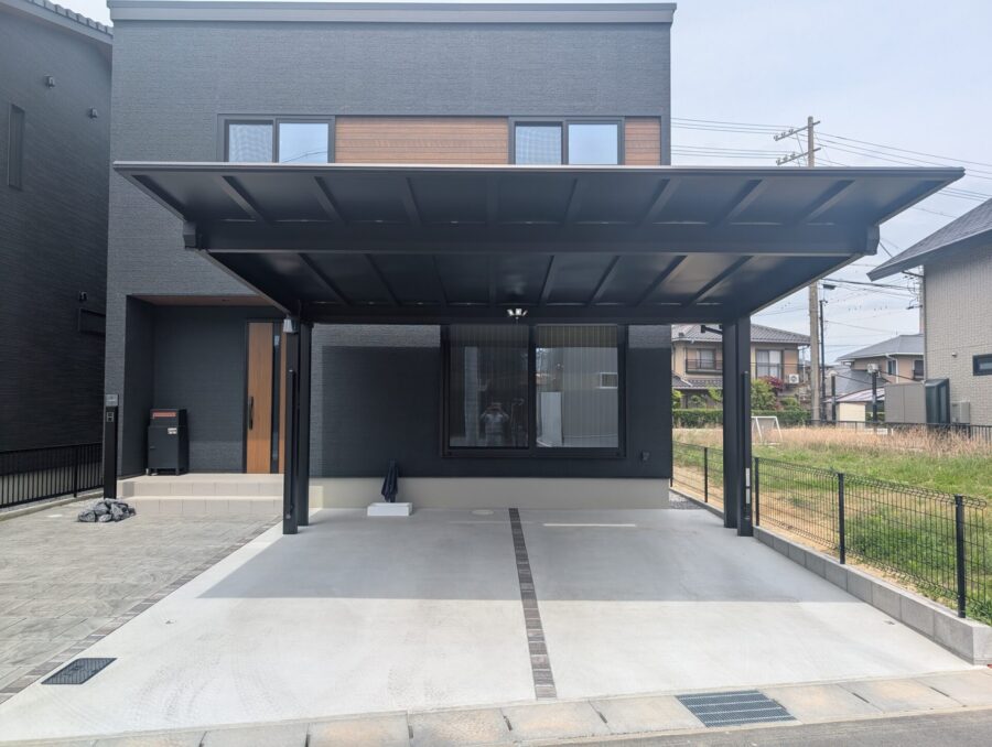 柱脚基礎のかぶり厚さと完成状況