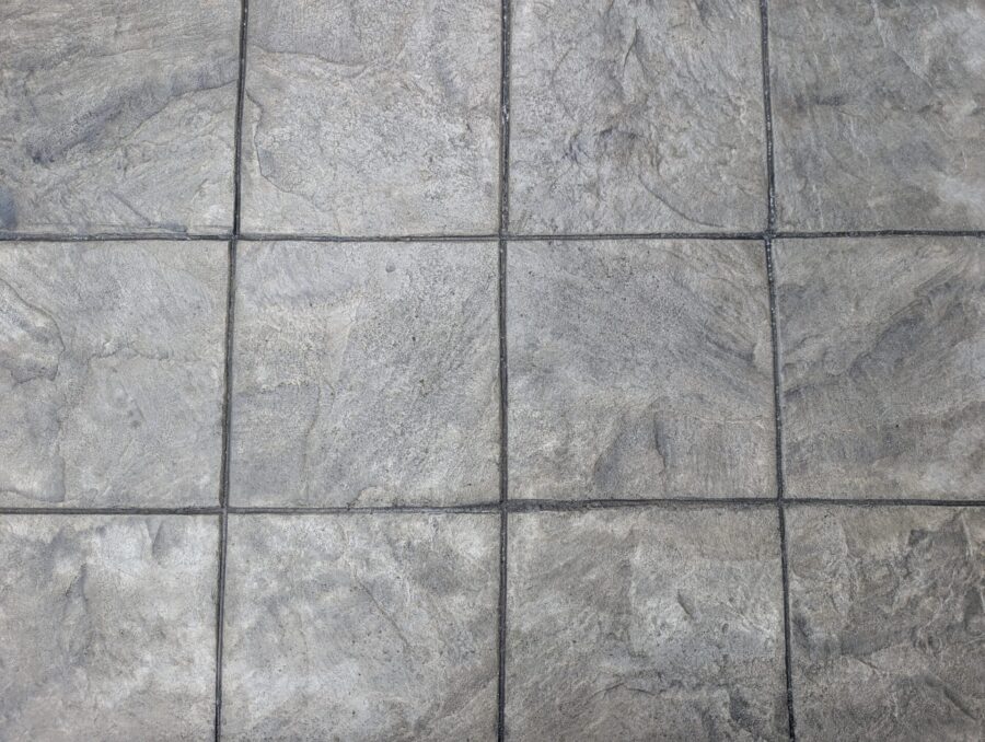 玄関前スタンプコンクリートの完成外観 三重郡菰野町