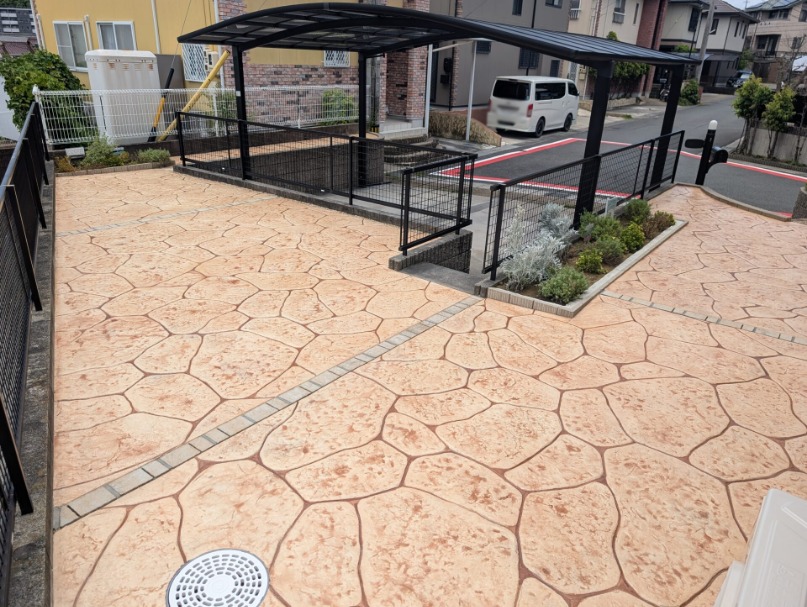 四日市市｜積水ハウスの外構リフォーム、庭と駐車場を美しく一体デザイン