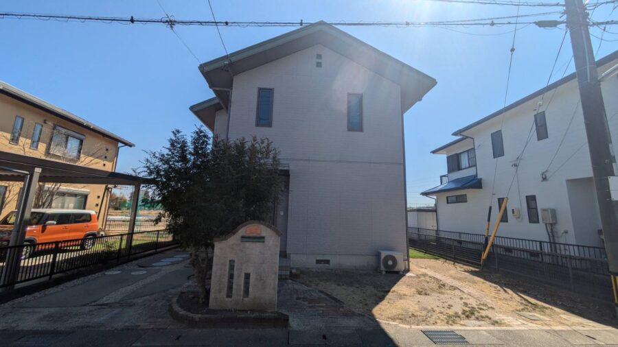 松阪市 外構リフォーム 施工前 舗装の劣化部分