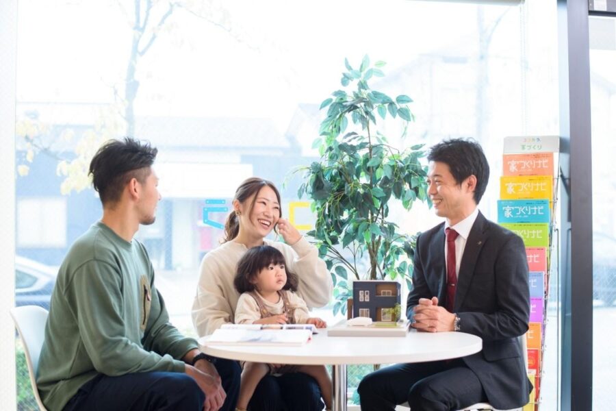 展示会の相談コーナーやセミナーの様子
